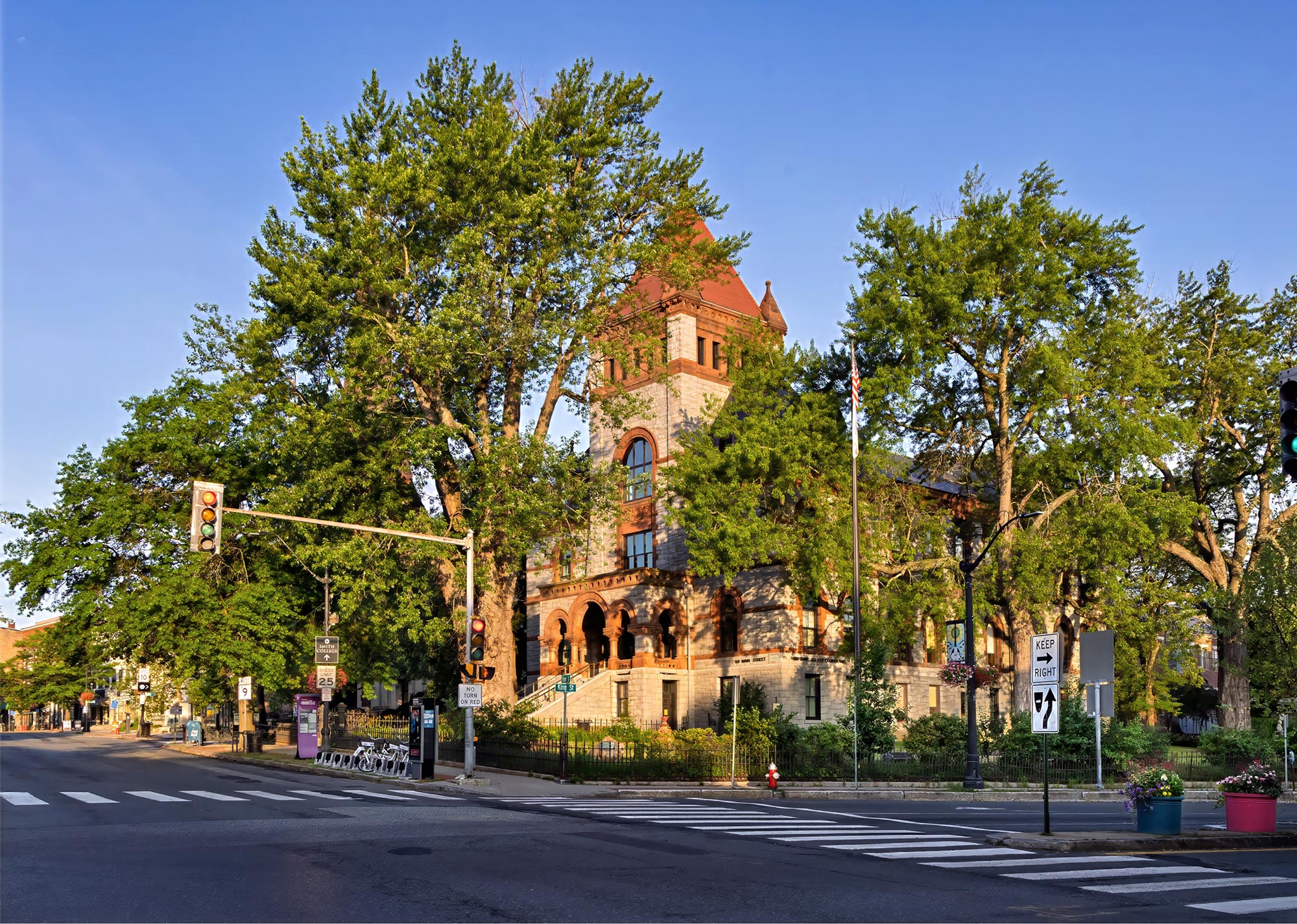 The Northampton Courthouse today, with more trees, stoplights, and crosswalks.